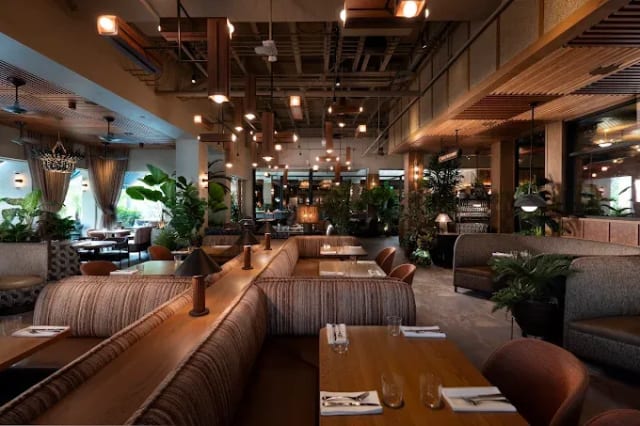 Earls Kitchen + Bar - Waikiki photo 4