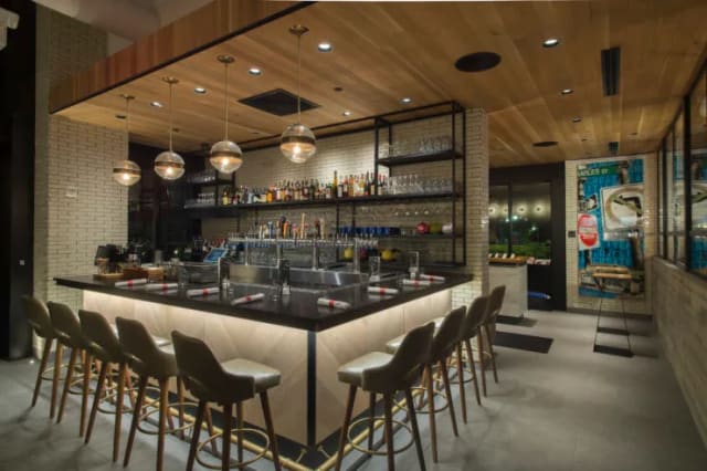 Earls Kitchen + Bar - Assembly Row photo 3