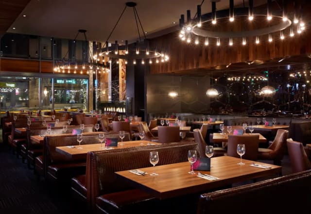 Earls Kitchen + Bar - Bellevue photo 4