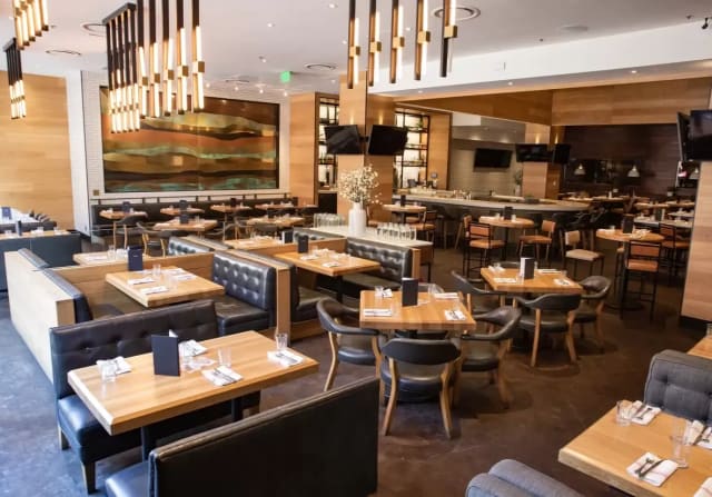 Earls Kitchen + Bar - Downtown Denver photo 4