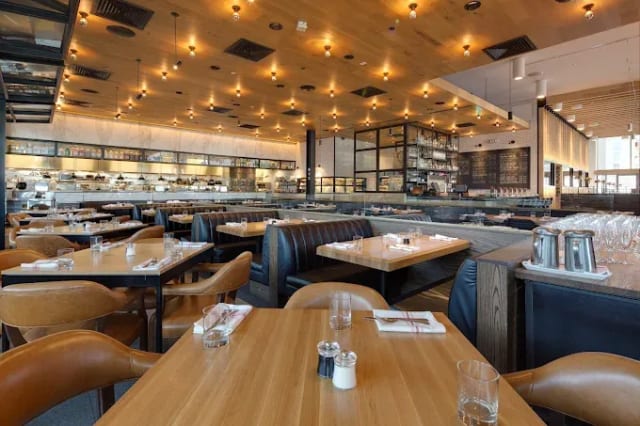 Earls Kitchen + Bar - Dadeland photo 5