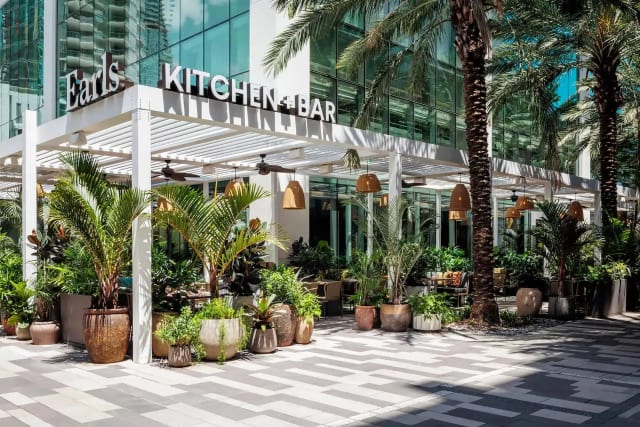 Earls Kitchen + Bar - Miami Worldcenter photo 5