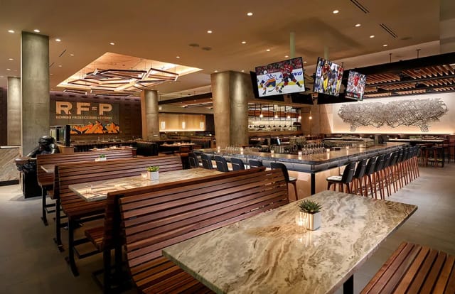 Earls Kitchen + Bar - Tysons Corner photo 4