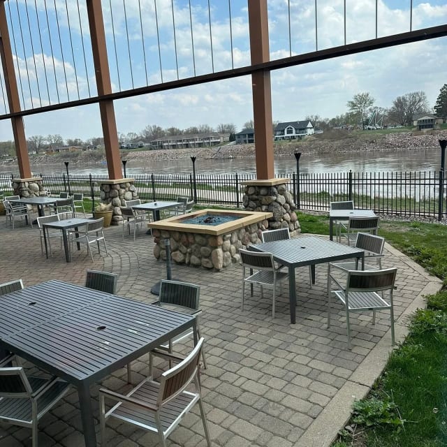 Crave American Kitchen & Sushi Bar – Sioux City photo 3