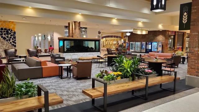 Crave American Kitchen & Sushi Bar – Fargo photo 4
