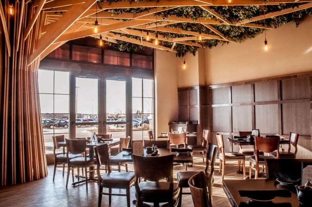Crave American Kitchen & Sushi Bar – Eden Prairie photo 3
