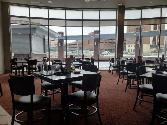 Crave American Kitchen & Sushi Bar – Sioux Falls photo 3