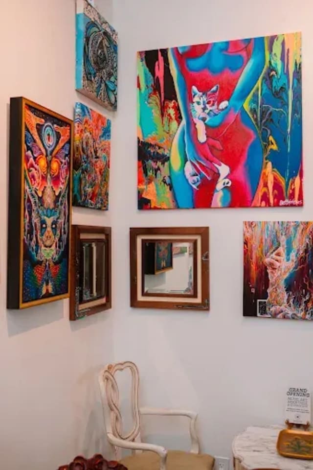 FaceClock Zero Proof Lounge & Gallery photo 4