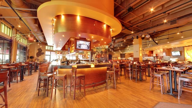 Crave American Kitchen & Sushi Bar – St. Louis Park photo 1