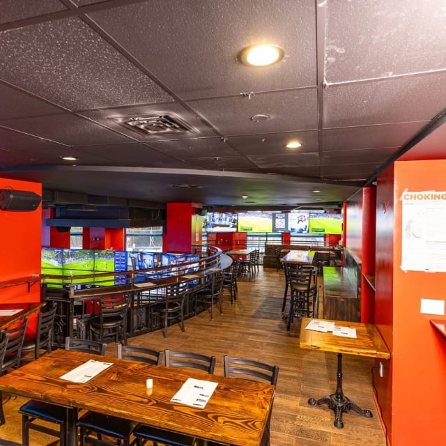 Continental Sports Lounge photo 2