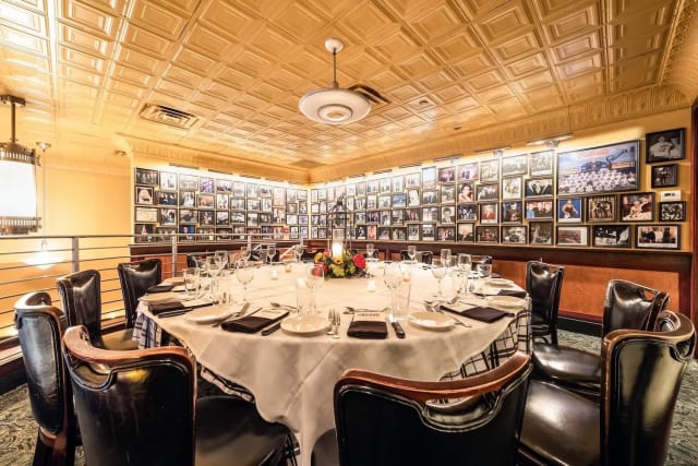 Gibsons Bar & Steakhouse Rosemont photo 1