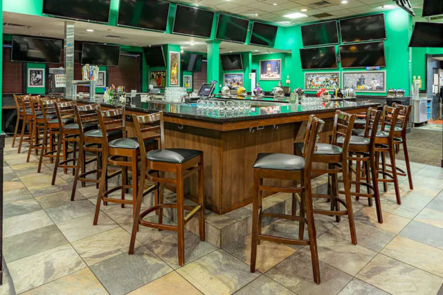 Duffy's Sports Grill on Okee & Jog photo 3