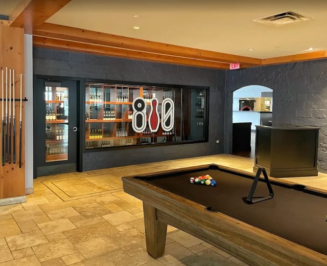 Billiards at 810 Entertainment - South Barrington