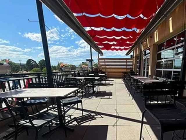 Patio at Parry's Pizzeria & Taphouse: Northglenn