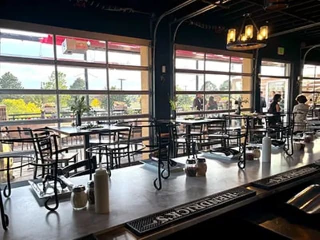 Hudson Room + Patio at Parry's Pizzeria & Taphouse: Northglenn