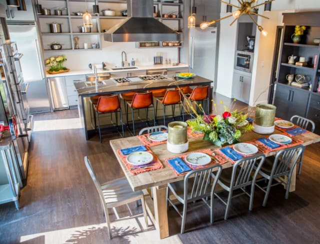 The Third Floor Suite at Peg Leg Porker BBQ
