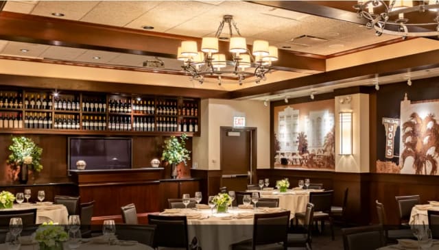 South Beach at Joe's Seafood, Prime Steak & Stone Crab: Chicago