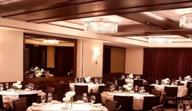Gigi Room at Joe's Seafood, Prime Steak & Stone Crab: Washington DC