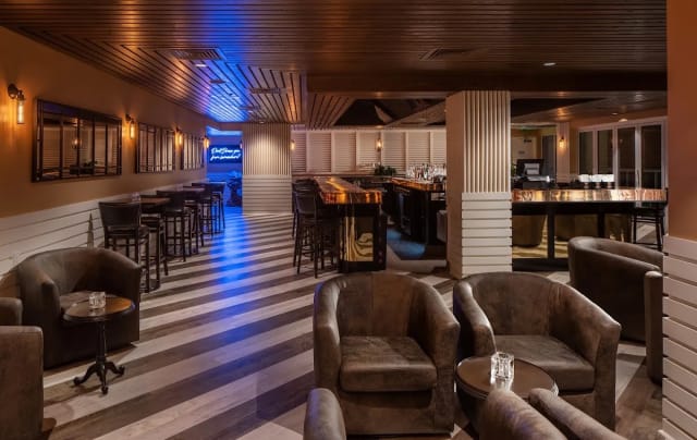 Vantage Rooftop Bar at Karol Hotel