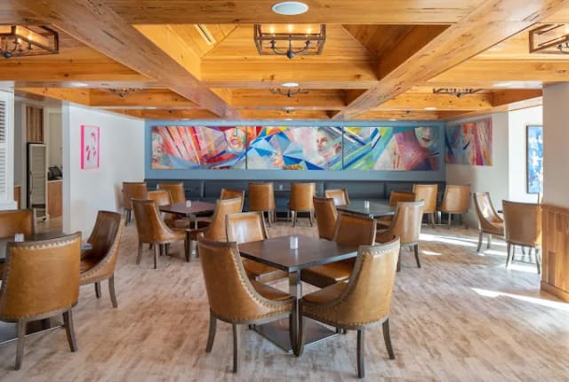 Katch Bistro at Karol Hotel