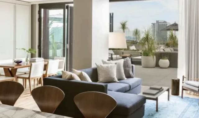 Lola Suite at Kimpton Everly Hollywood