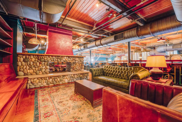 Library Den at Lazarus Brewing: Airport Blvd