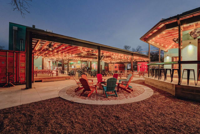 Patio at Lazarus Brewing: Airport Blvd