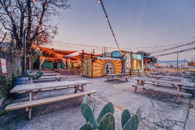 Bob Marley Patio at Lazarus Brewing: East Sixth