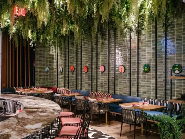 The Greenroom at Marcus Live! Bar & Grille 