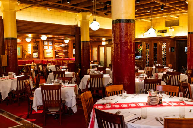 Main Dining Room at Shaw's Crab House: Chicago