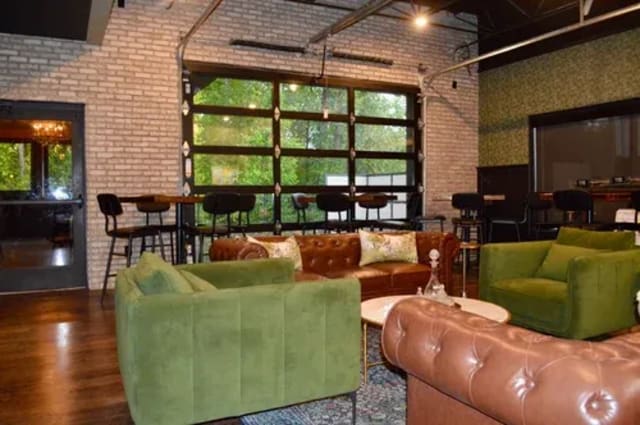 The Lounge at Three Creeks Kitchen + Cocktails Gahanna