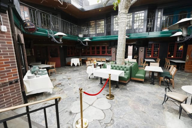 West Courtyard at Muldoon's Irish Pub