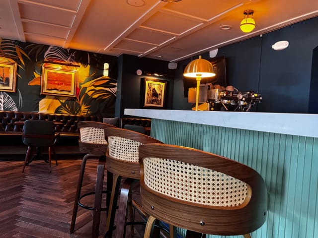 Offshore Lounge photo 3