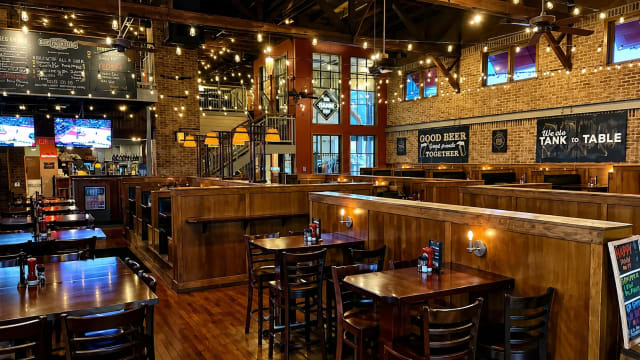 Rock Bottom Restaurant & Brewery Warrenville photo 4