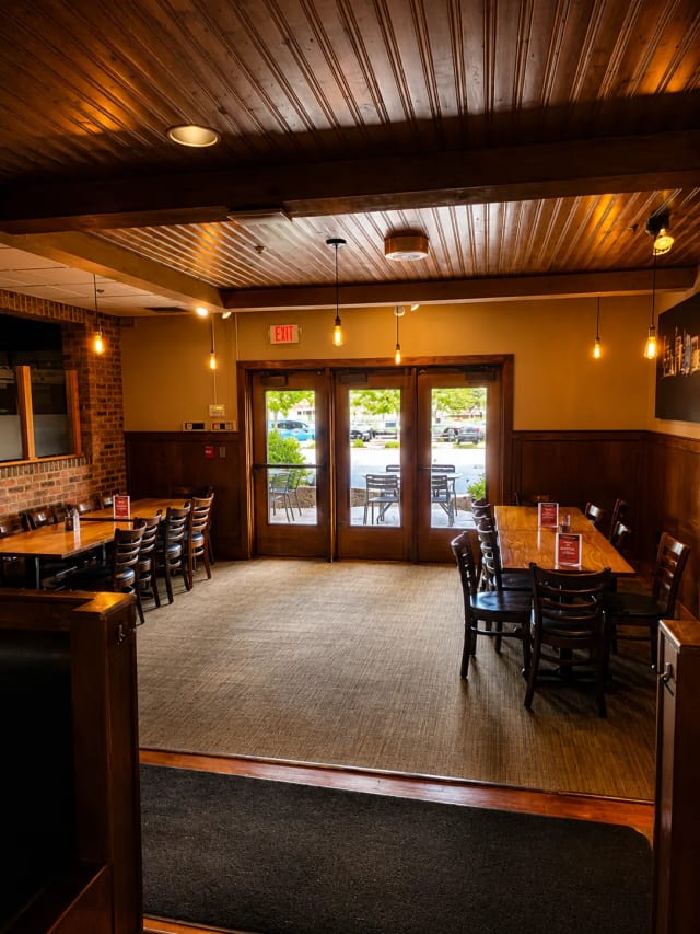 Rock Bottom Restaurant & Brewery Warrenville photo 3