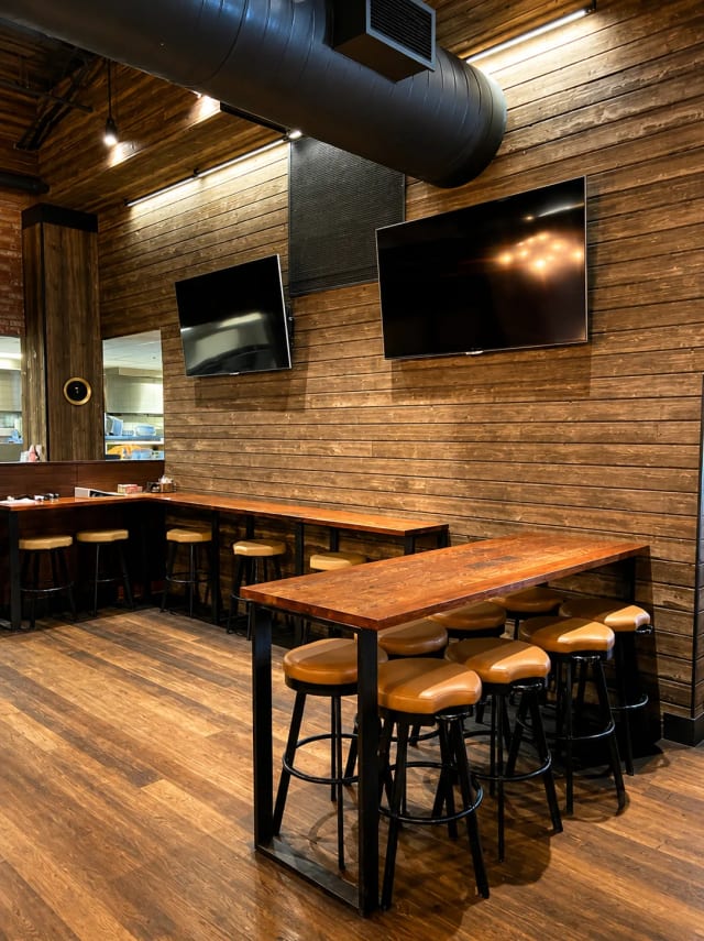 Henry's Tavern Denver photo 5