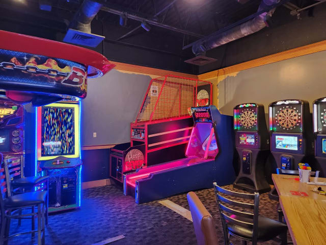 Fox & Hound Bar & Grill photo 4