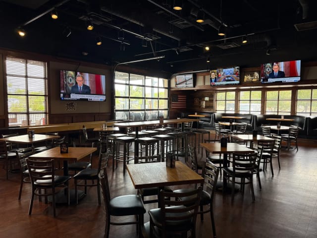 Craft Republic Bar & Grill photo 4