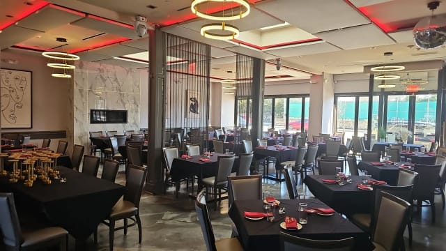 Dining room at Mangia E Bevi