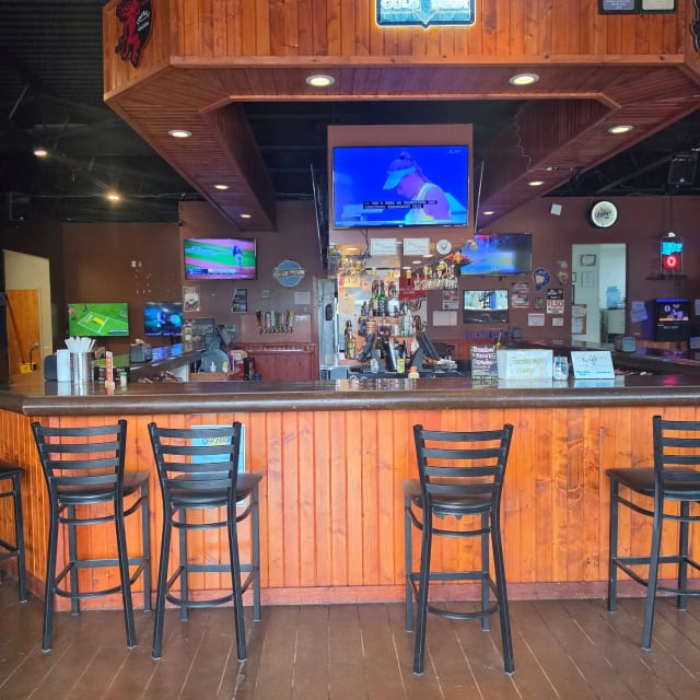 Rocket Bar & Grill photo 4