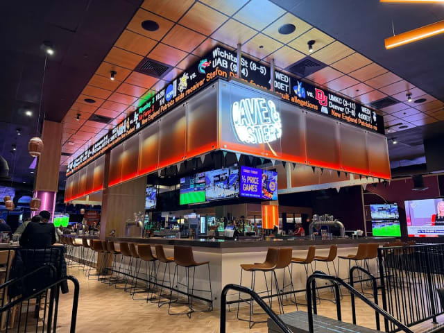 Dave & Buster's - Islandia, NY photo 1