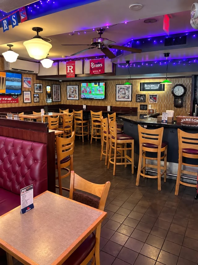 OBriens Bar & Grill photo 2
