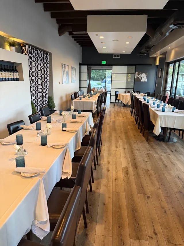 Tommy V's Urban Kitchen & Bar photo 1