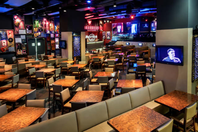 Main Dining at Hard Rock Cafe: Hollywood CA