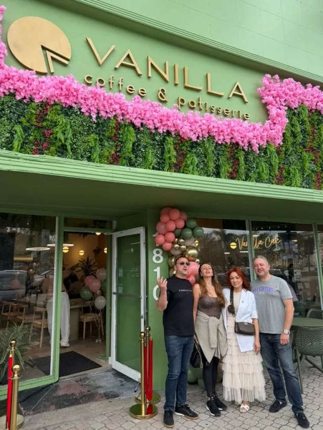 Vanilla Cafe - Hollywood photo 5