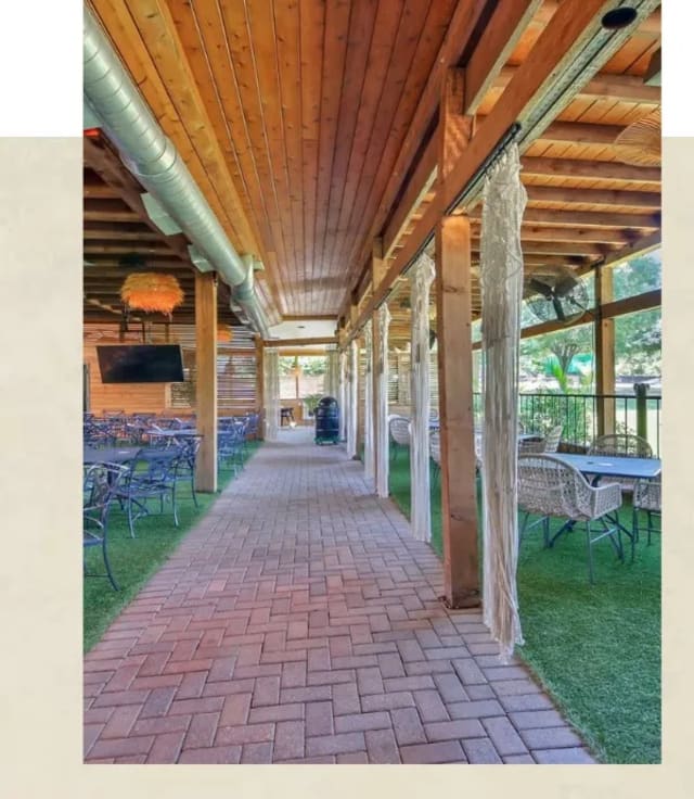 Enclosed Patio/Screened Porch at Park Tavern