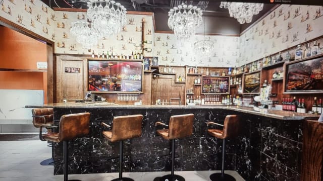 Flavors Bar & Grill photo 4