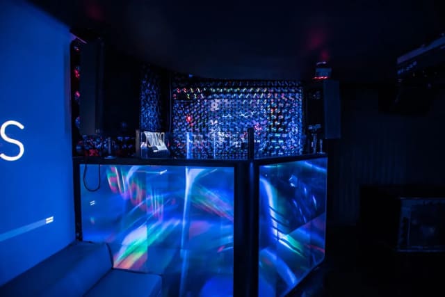 Decades Nightclub photo 5