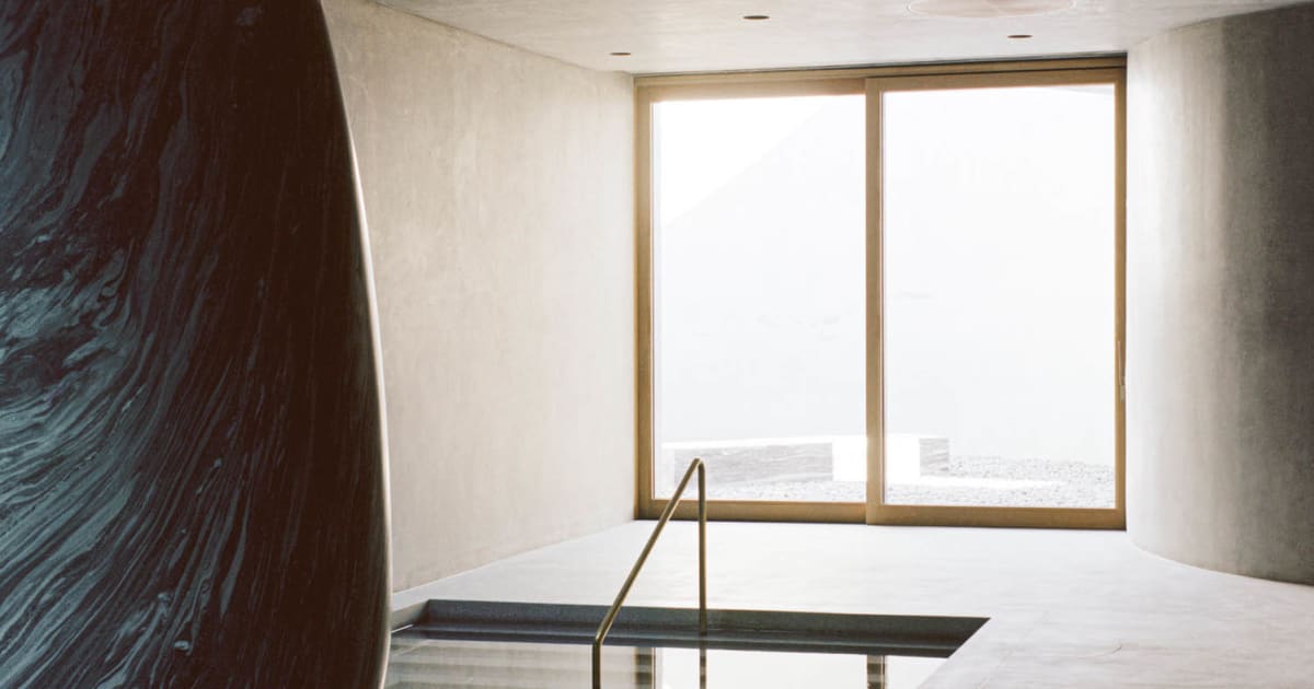 Minimalist Swimming Pool Concrete Interior | Feel Design