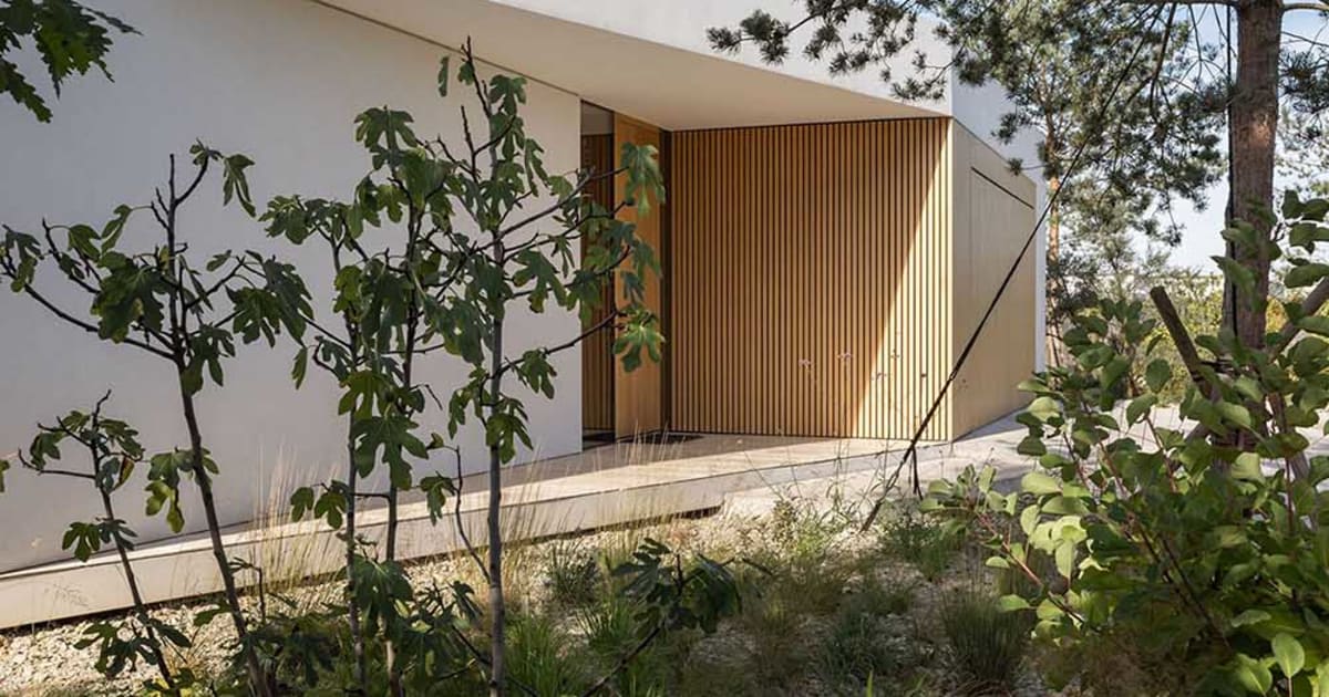Modern Residential White Rendered Concrete House | Feel Design